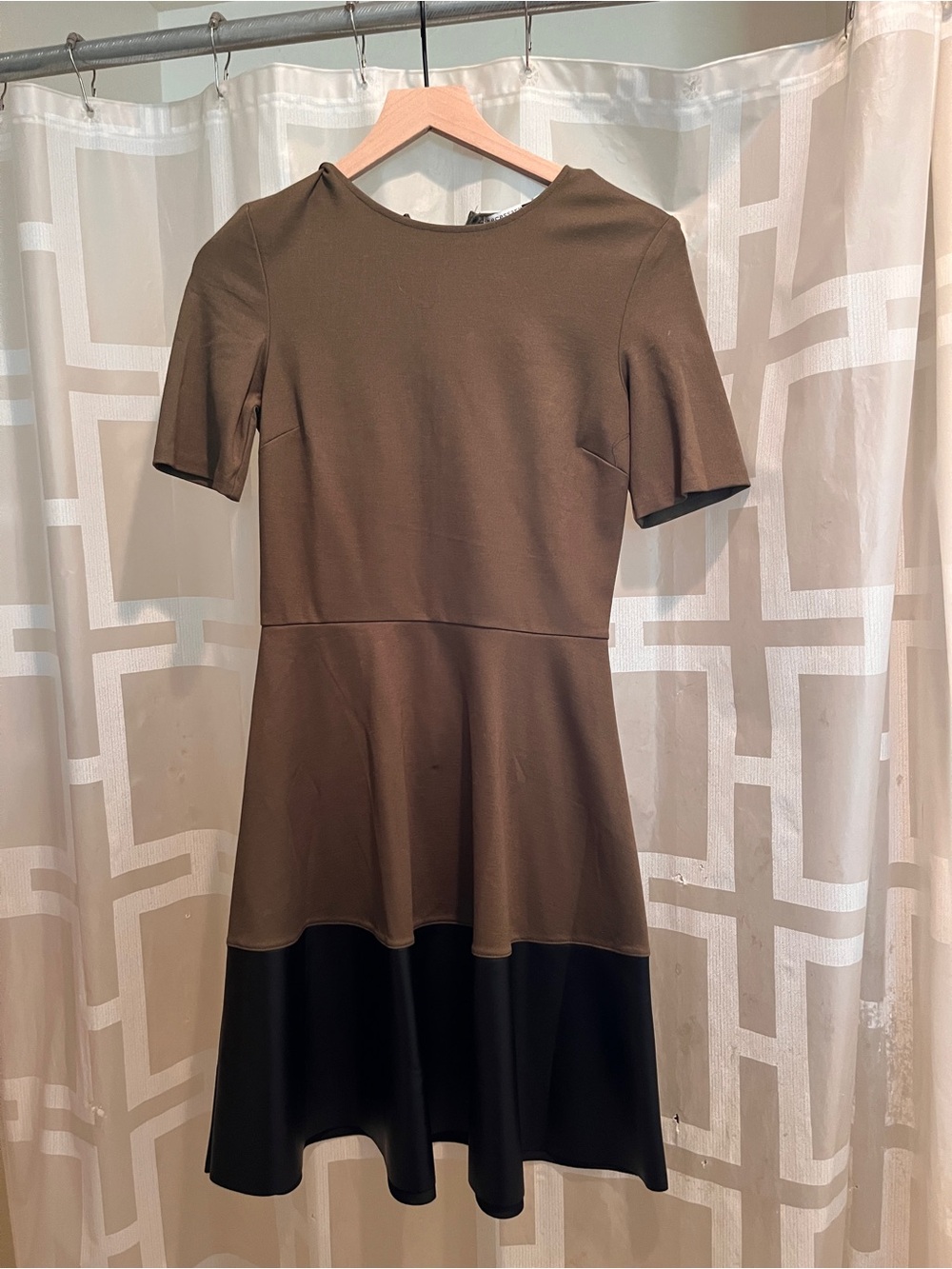 Necessary Objects Brown and Black Short Sleeve Fit-and-Flare Midi Dress